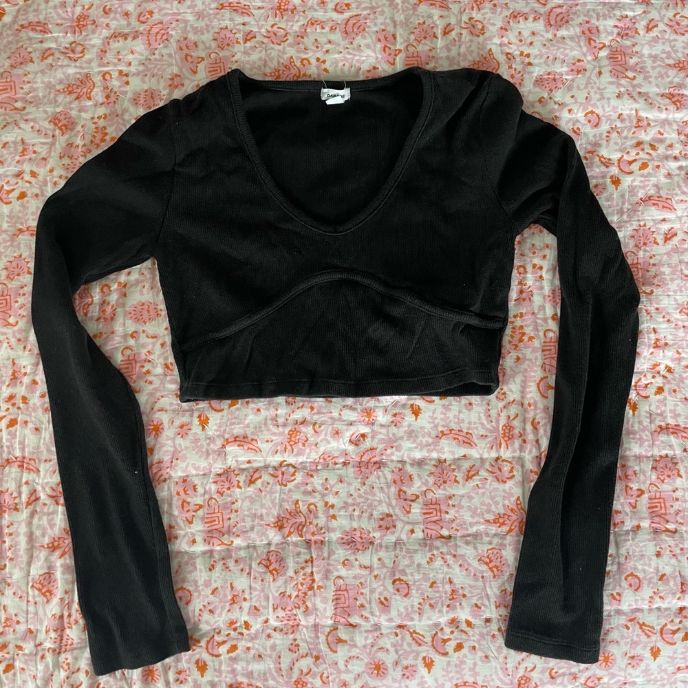 Garage black long sleeve crop top